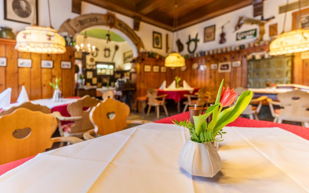 Hotel Post Hoenigwirt Kirchschlag in der Buckligen Welt المظهر الخارجي الصورة