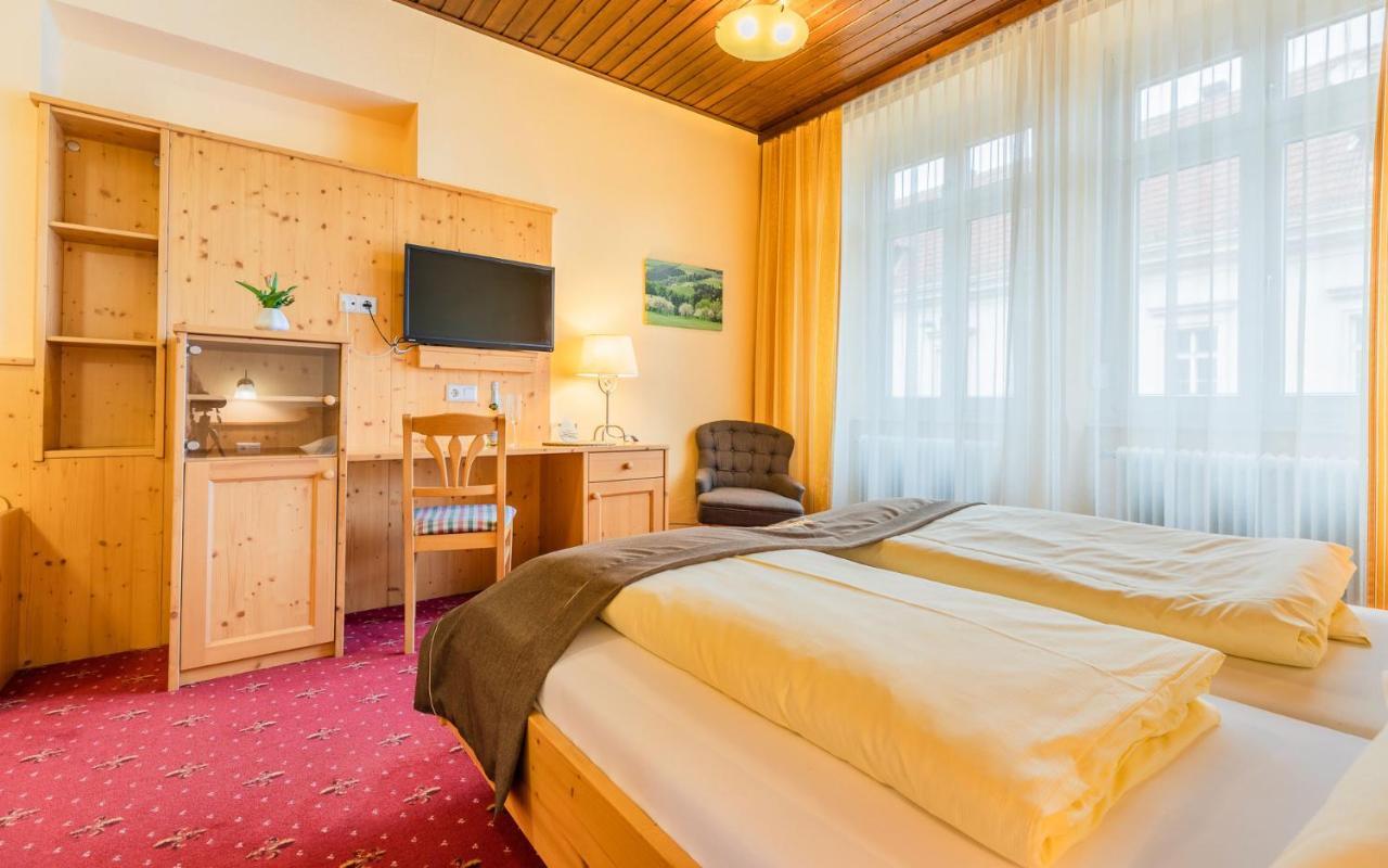 Hotel Post Hoenigwirt Kirchschlag in der Buckligen Welt المظهر الخارجي الصورة